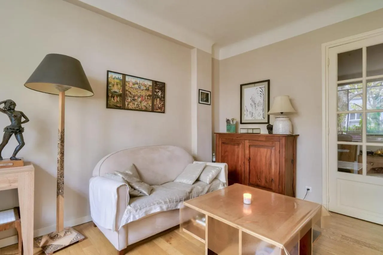 Cozy Apartment For 4 People Paris
